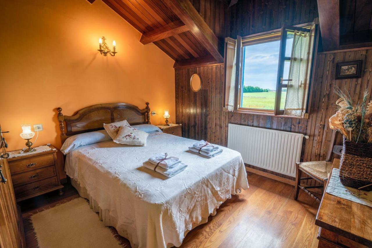 Apartamentos Rurales El Ferreiron カストロポル エクステリア 写真
