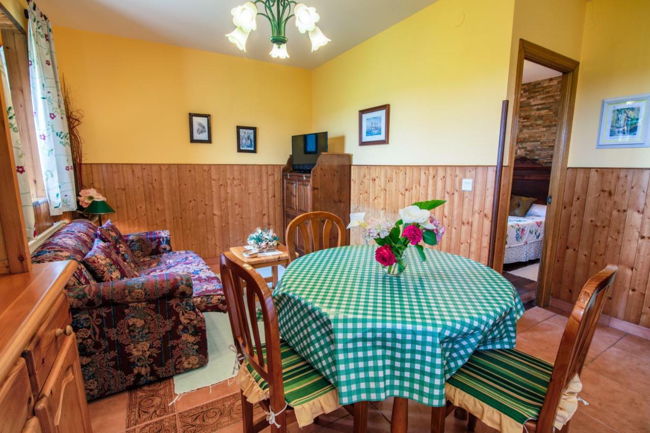 Apartamentos Rurales El Ferreiron カストロポル エクステリア 写真