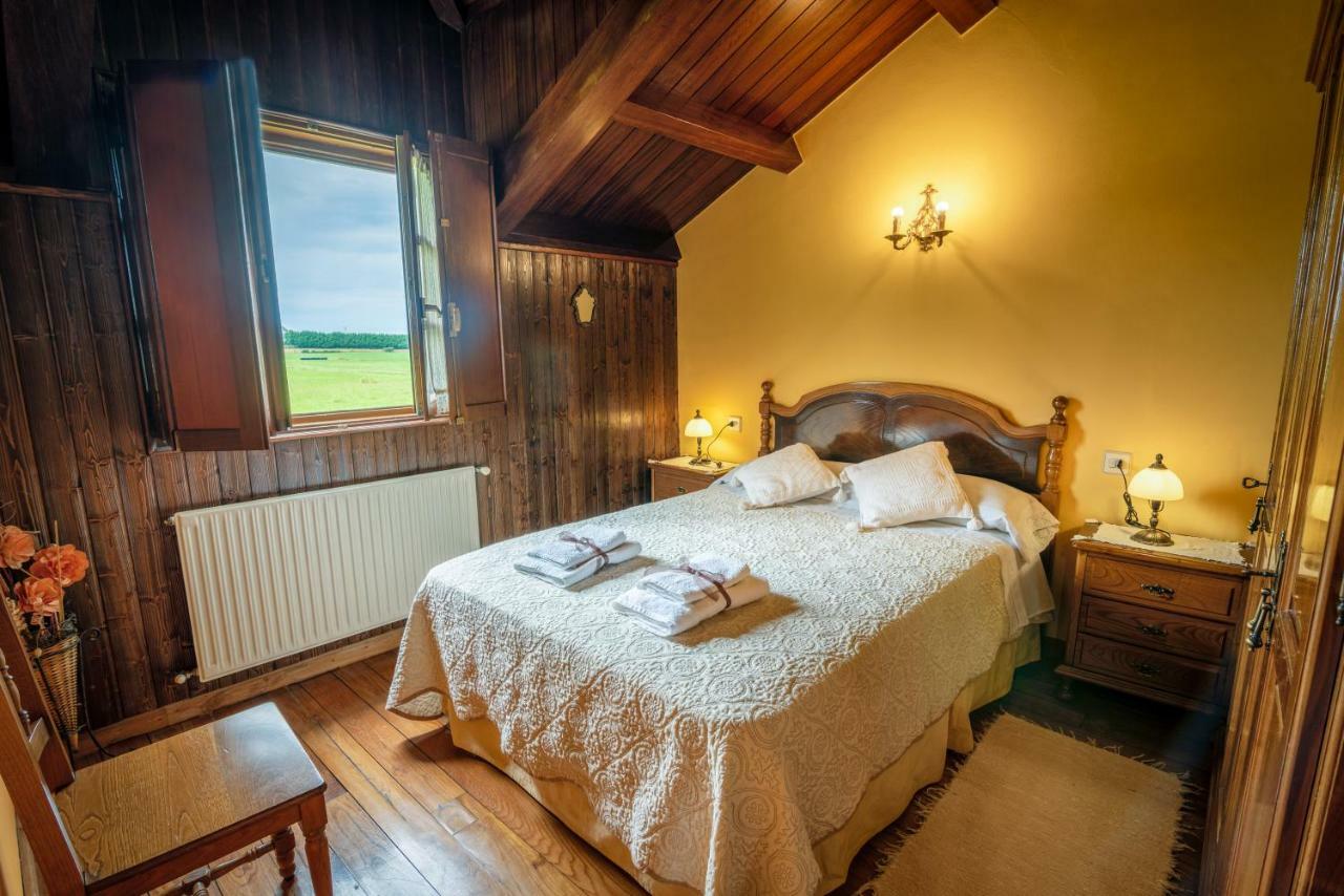 Apartamentos Rurales El Ferreiron カストロポル エクステリア 写真