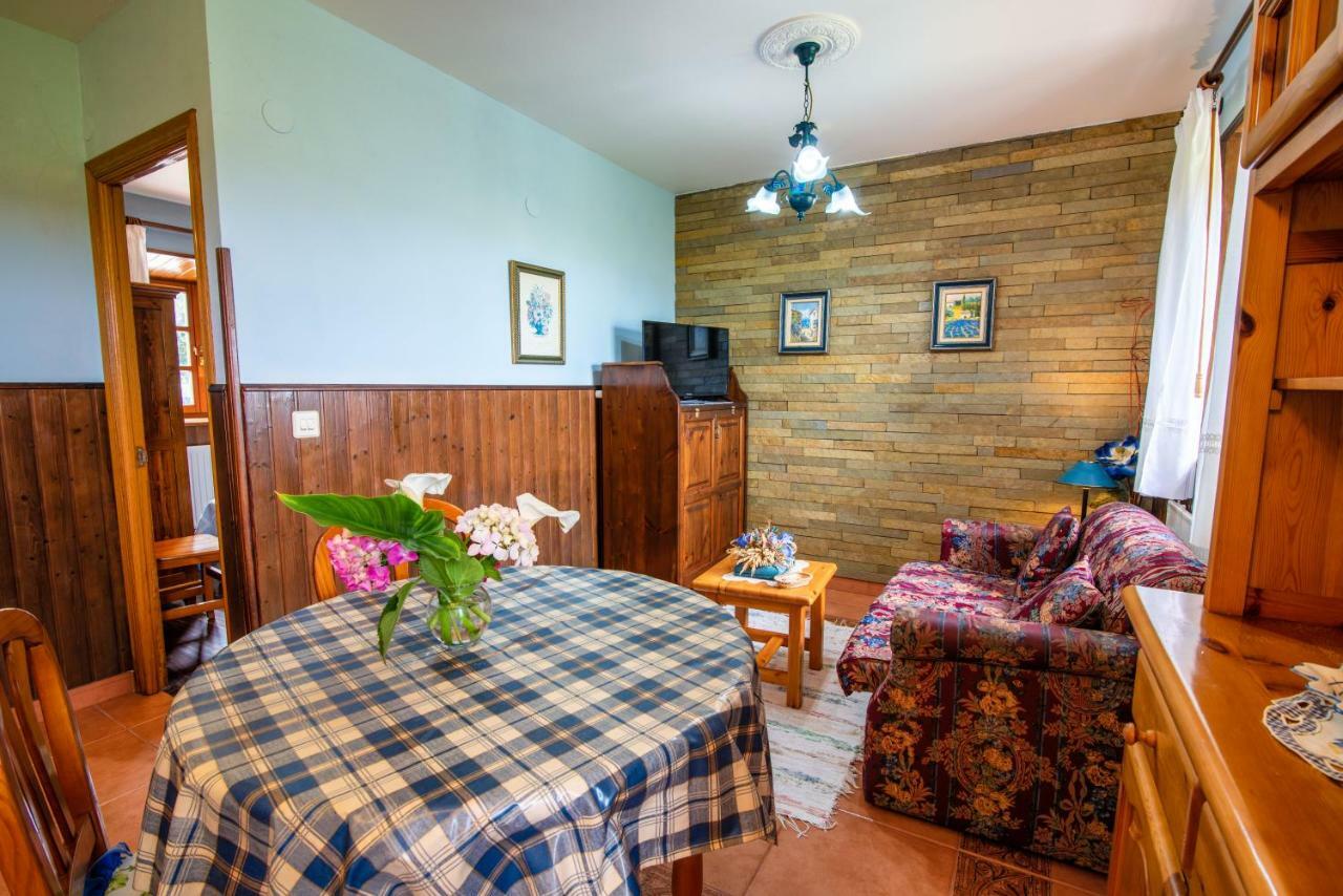 Apartamentos Rurales El Ferreiron カストロポル エクステリア 写真