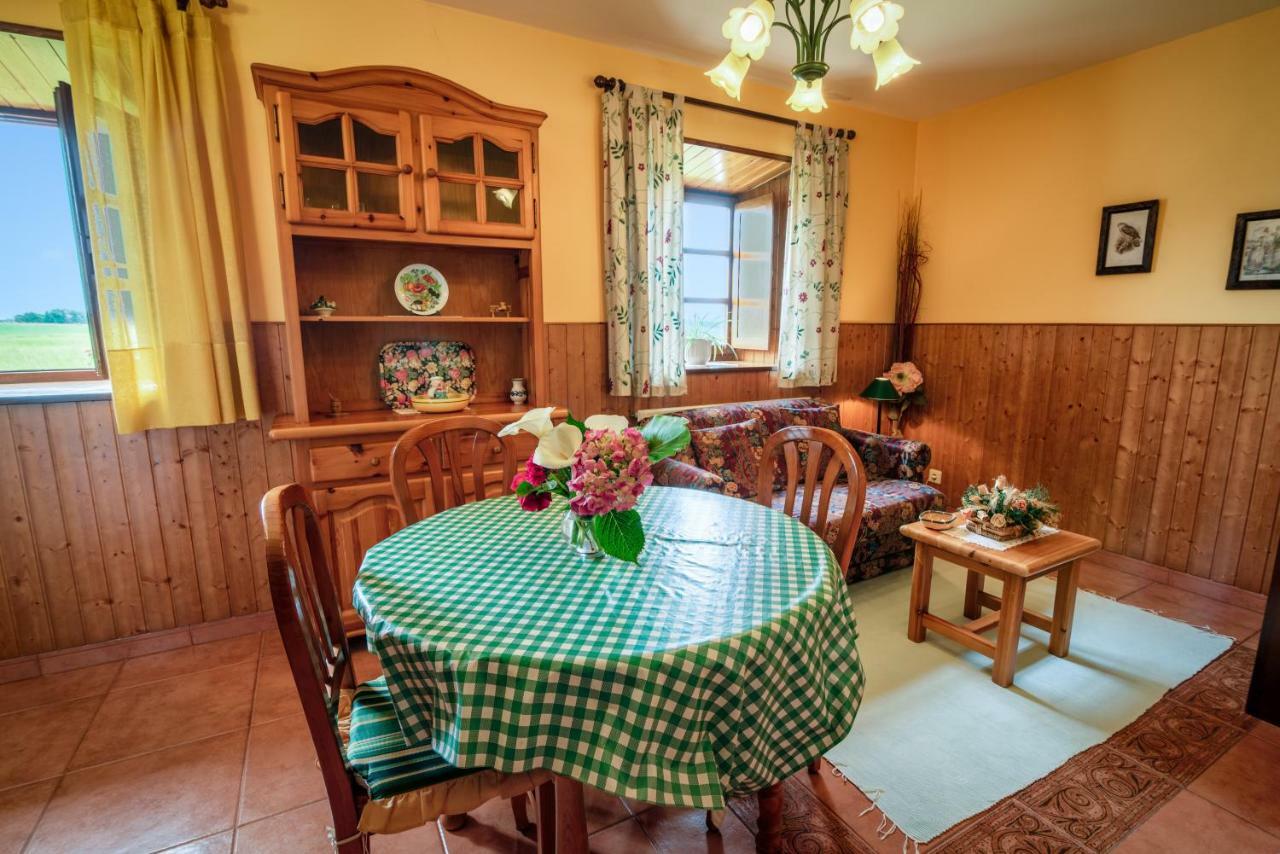 Apartamentos Rurales El Ferreiron カストロポル エクステリア 写真